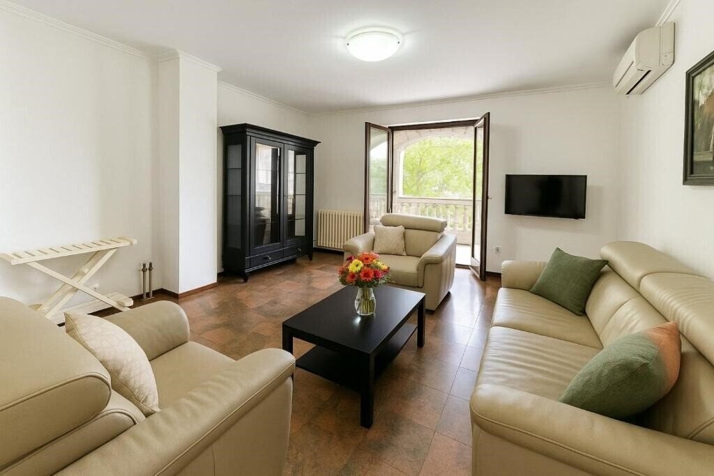 Фотографія Apartments Villa Mirjana 3*
