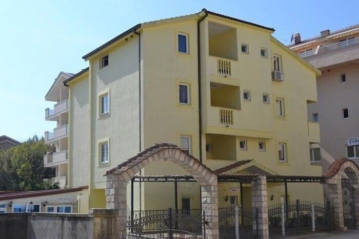 Готель Evropa 1 Apartments 3*