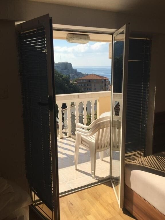 Фотографія Guesthouse Villa Gaga 3*