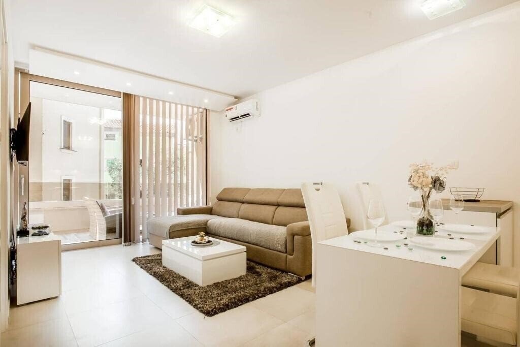 Отель Lux Apartment Teodora Rafailovici 4*