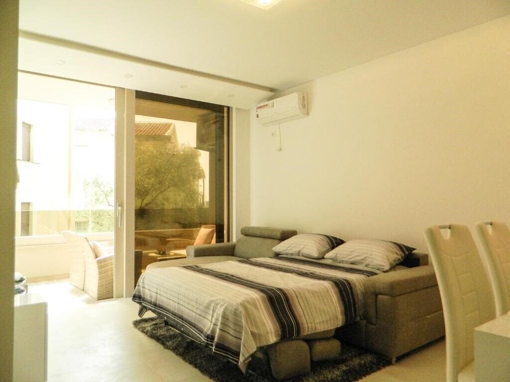 Фото Lux Apartment Teodora Rafailovici 4*