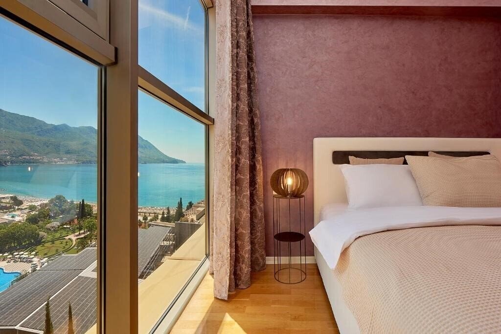 Фото Luxury Harmonia Apartments 3*