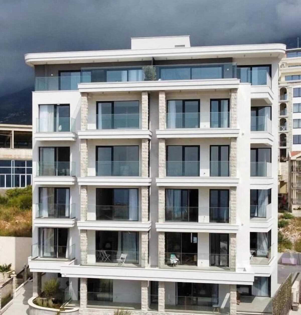 Готель One Bedroom Apartment - Sea View Romansa 3*
