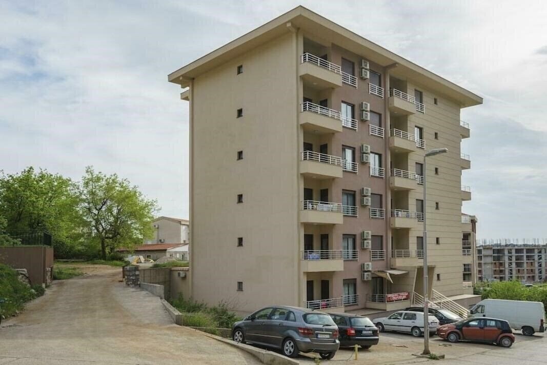 Отель One Bedroom M Becici 3*