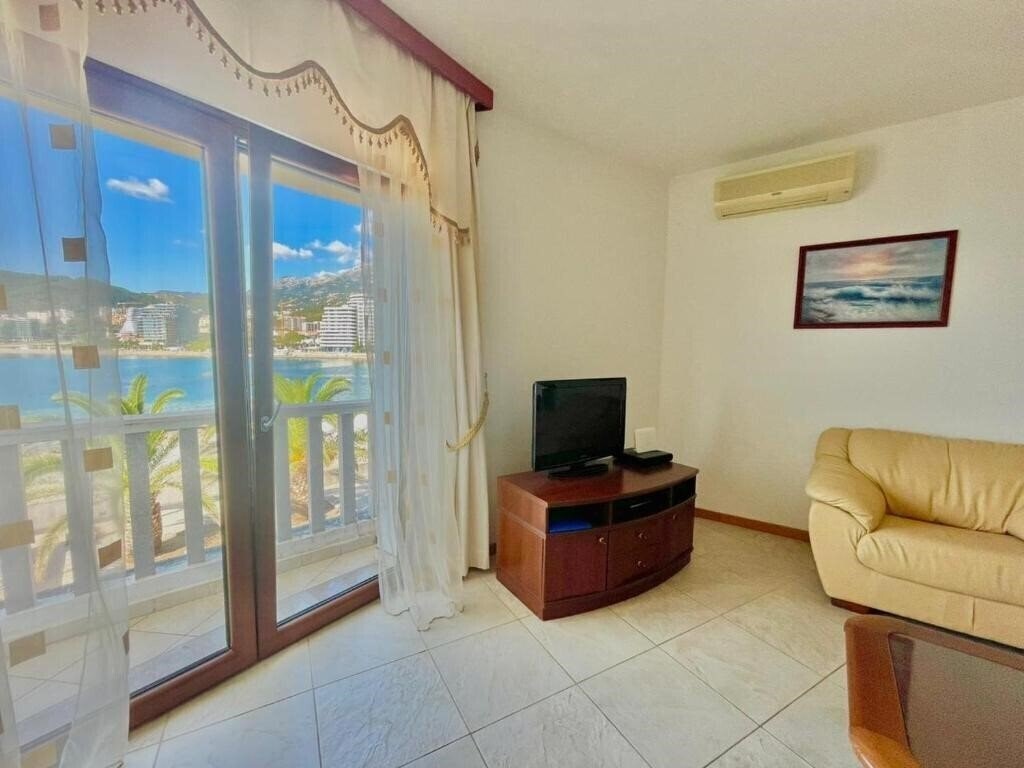 Фотографія Seaview Apartments Rafailovici 3*