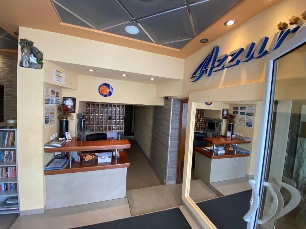 Готель Azzuro 4*