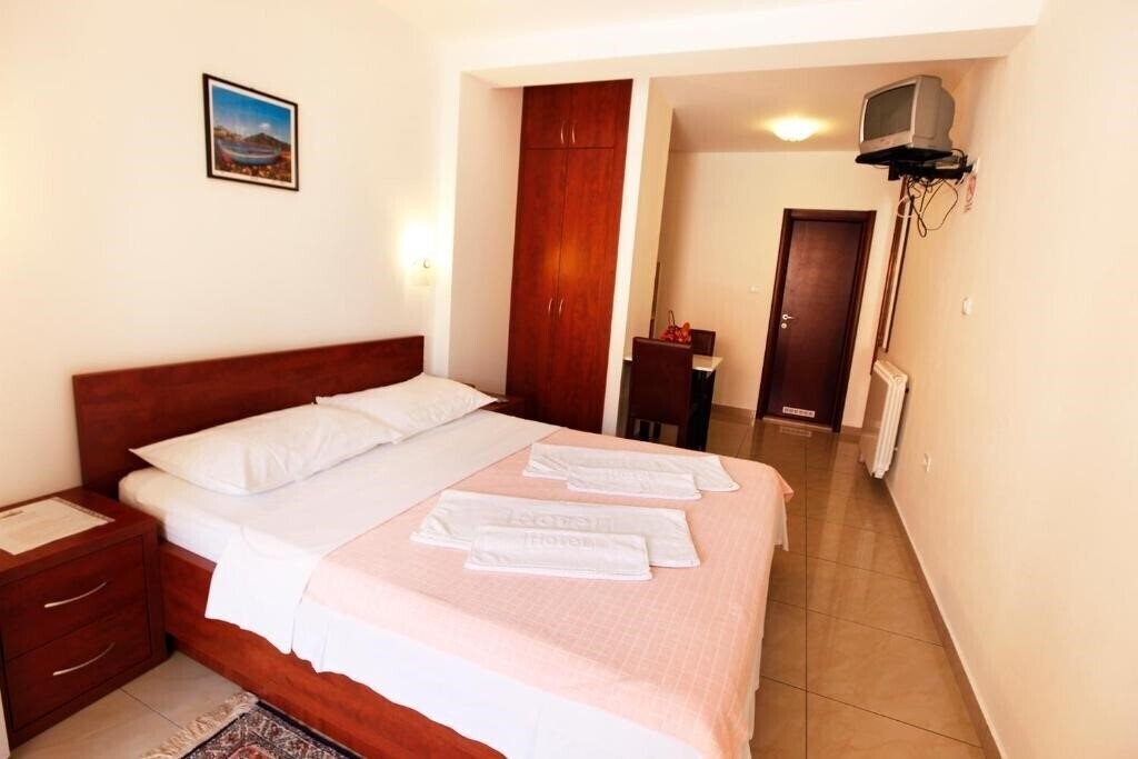 Фотографія Baron Apartments 3*