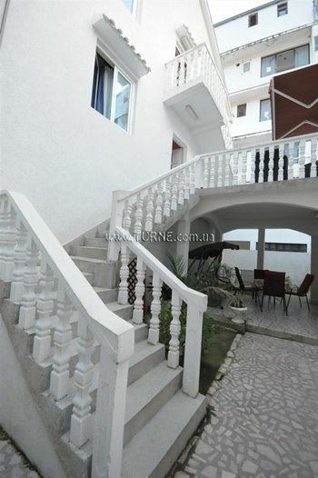 Готель Eden Apartments 3*