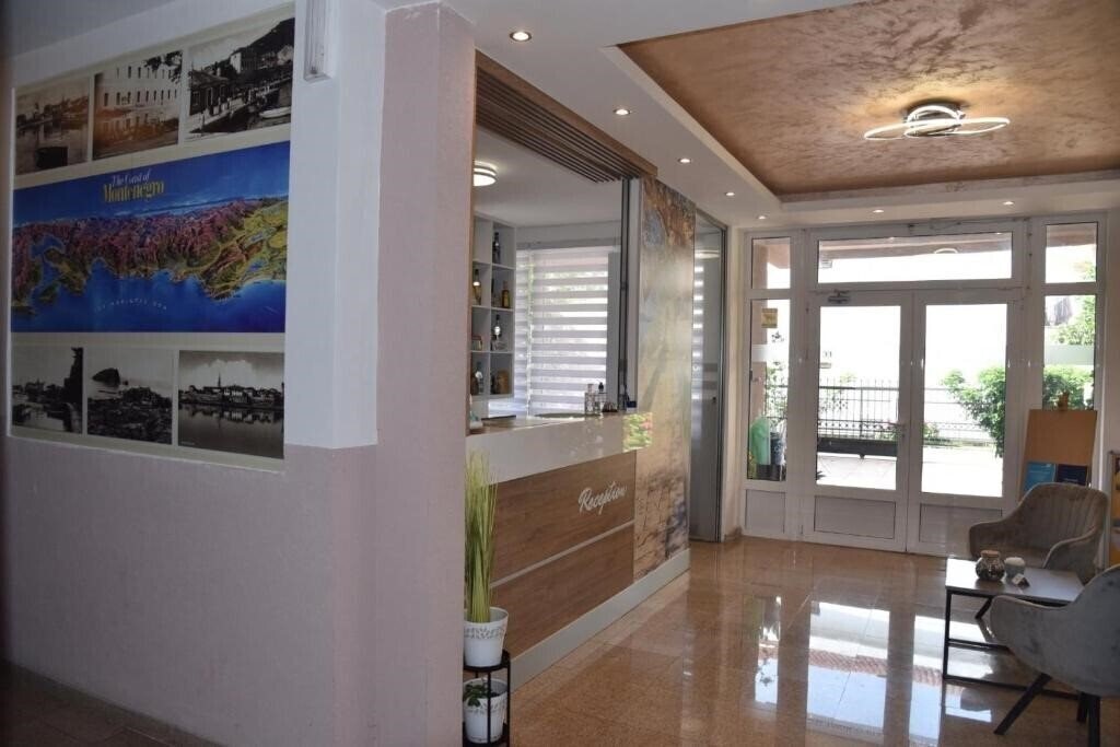 Фотографія Apartments Zec 3 4*