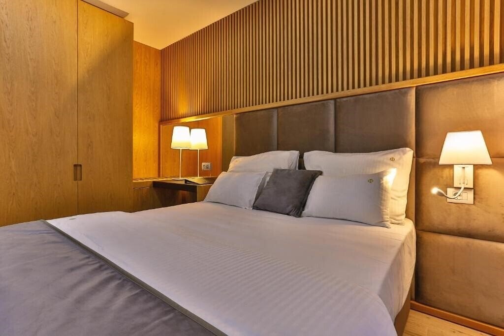 Готель Villa Dvor Kornica 3*