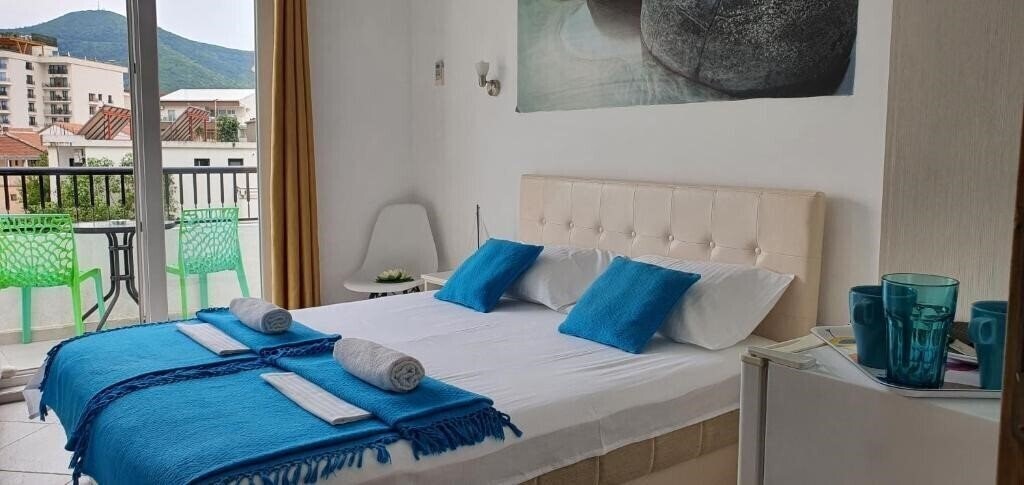 Фотография D & B 3*