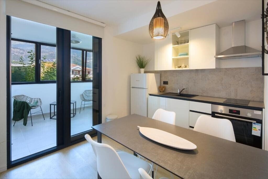 Картинка Hermes 4*