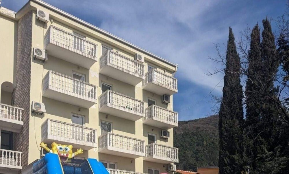 Готель Apartments Jana 3*