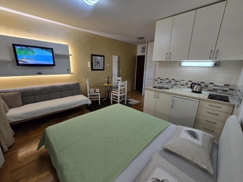 Готель Ivana House Budva 3*