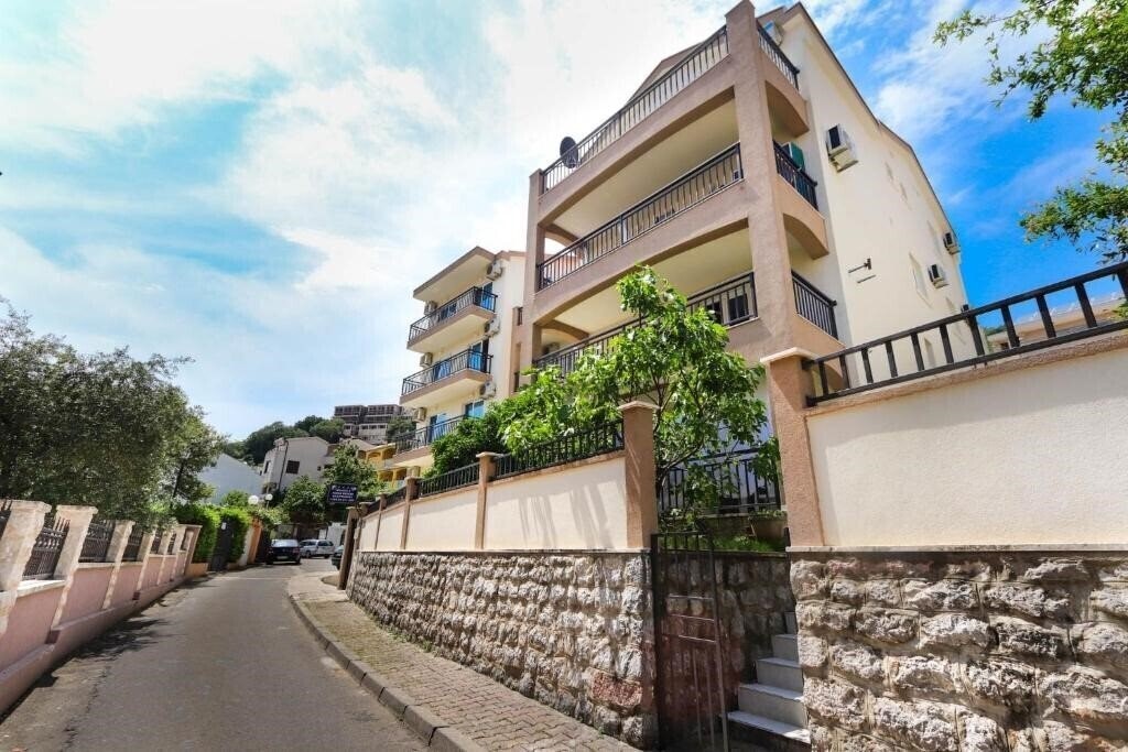Отель Villa Aqua Breeze (Cat. A) 3*