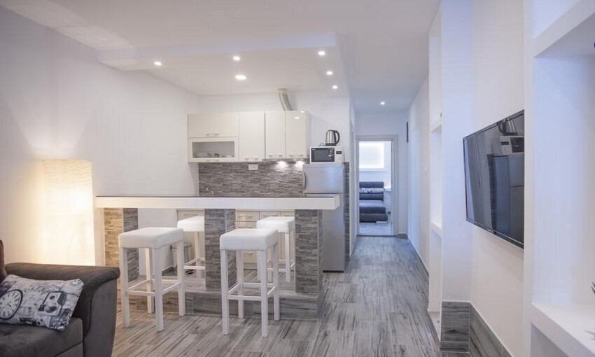 Готель Apartments Adrovic 3*