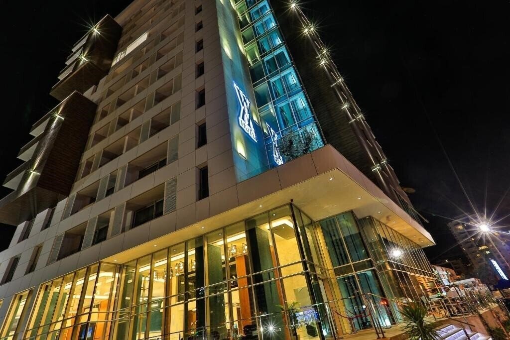 Готель Wow Hotel 4*