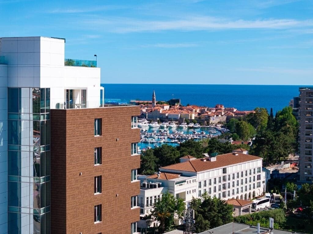 Отель Wow Hotel 4*