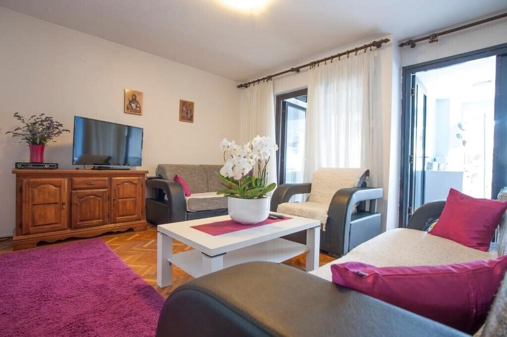 Готель Mina Apartment 3*