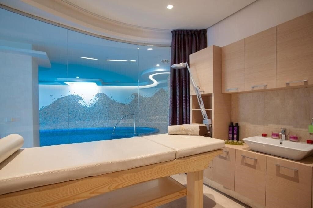 Фотографія Alexandar Luxury Suites & Spa Class "A+" 2*