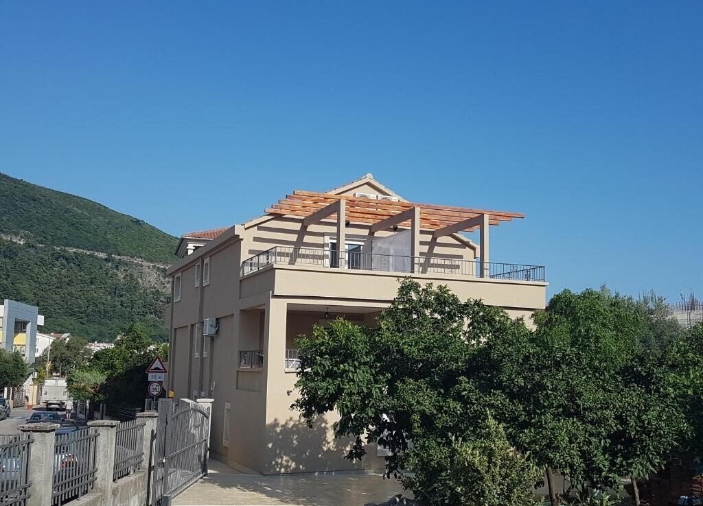 Готель Lijesevic New Apartments 3*