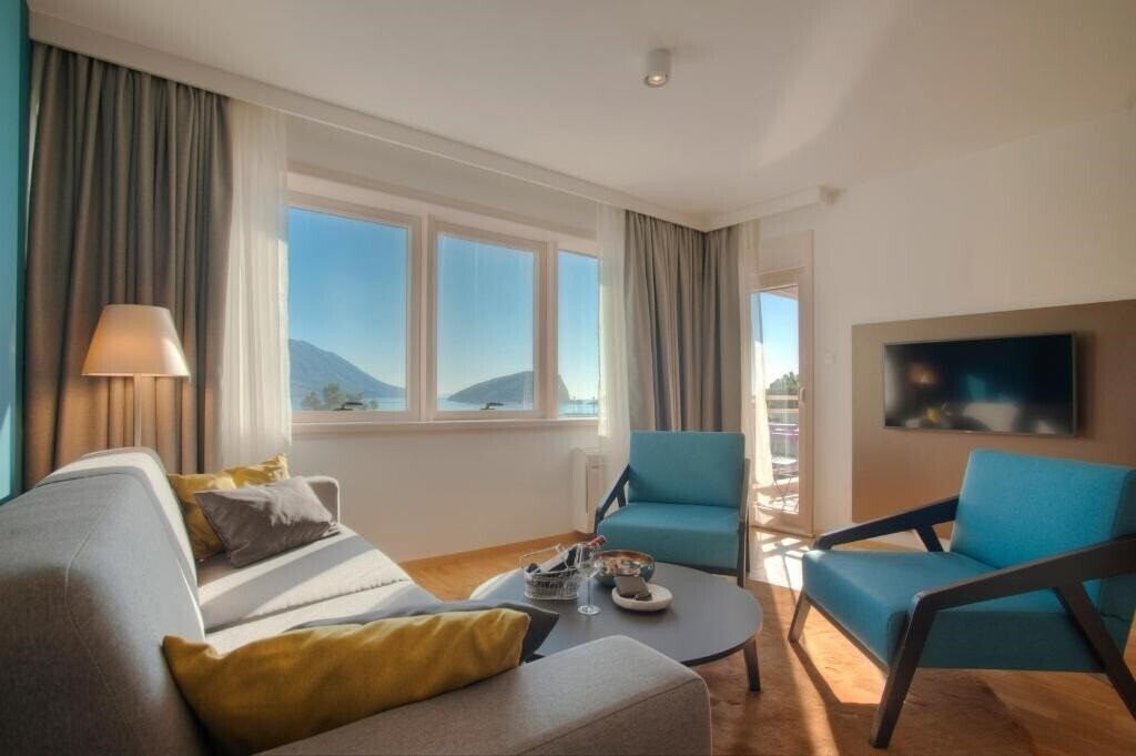Фотографія Hotel Fontana 4*