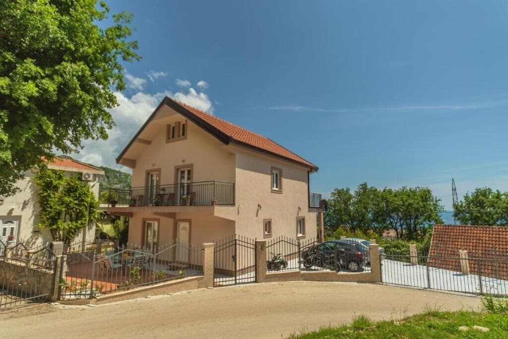 Картинка Sunny Hill (Cottage) 3*