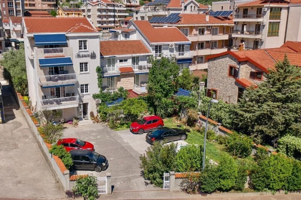 Готель Marinero Apartments 3*