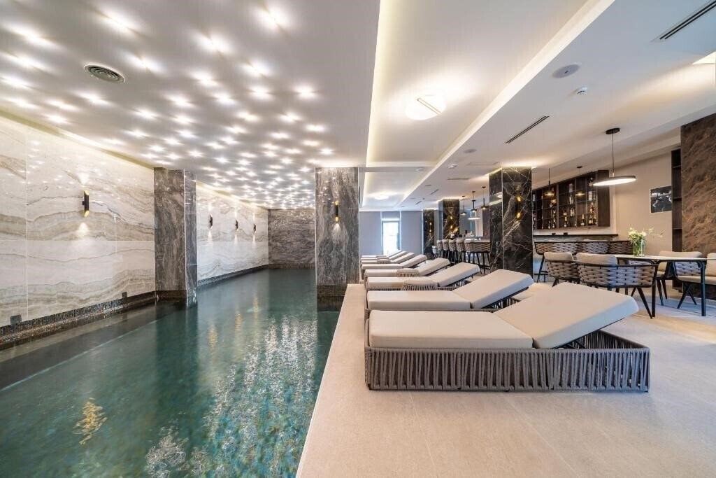 Готель Millennium Hotel by Aycon 4*