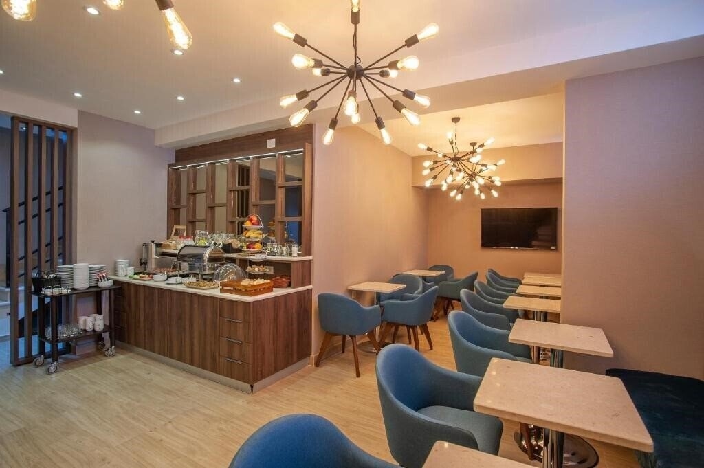 Фотографія Aycon Twelwe 4*