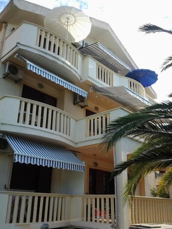 Готель Apartments Adriatico 3*