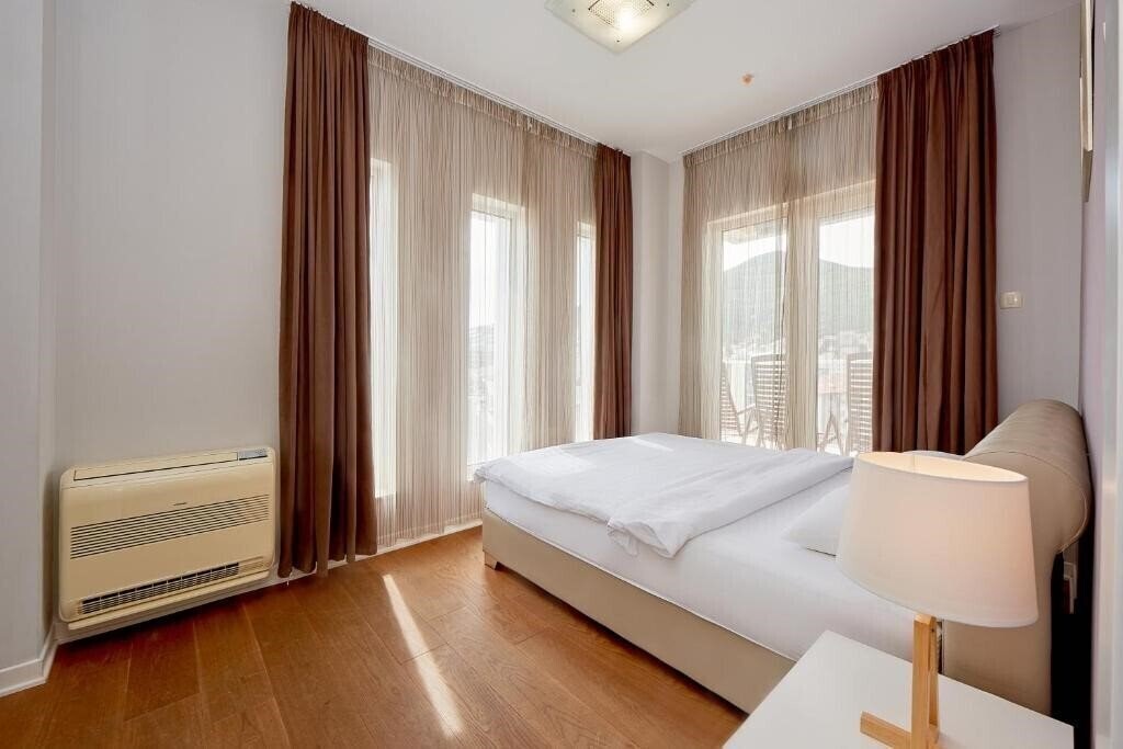 Фото Lux Apartments Sunrior 4*