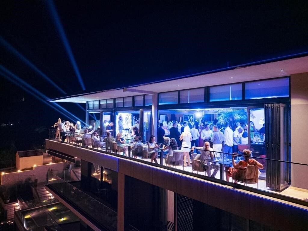 Фотографія Royal Blue Resort & Residences 5*