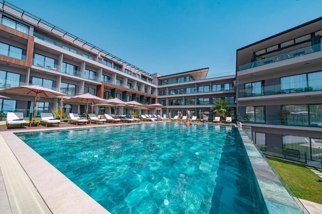 Фотографія Royal Blue Resort & Residences 5*