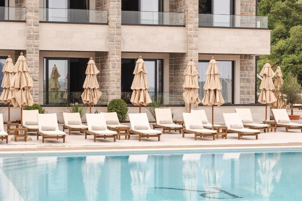 Фотографія Hotel KingStone Budva 4*