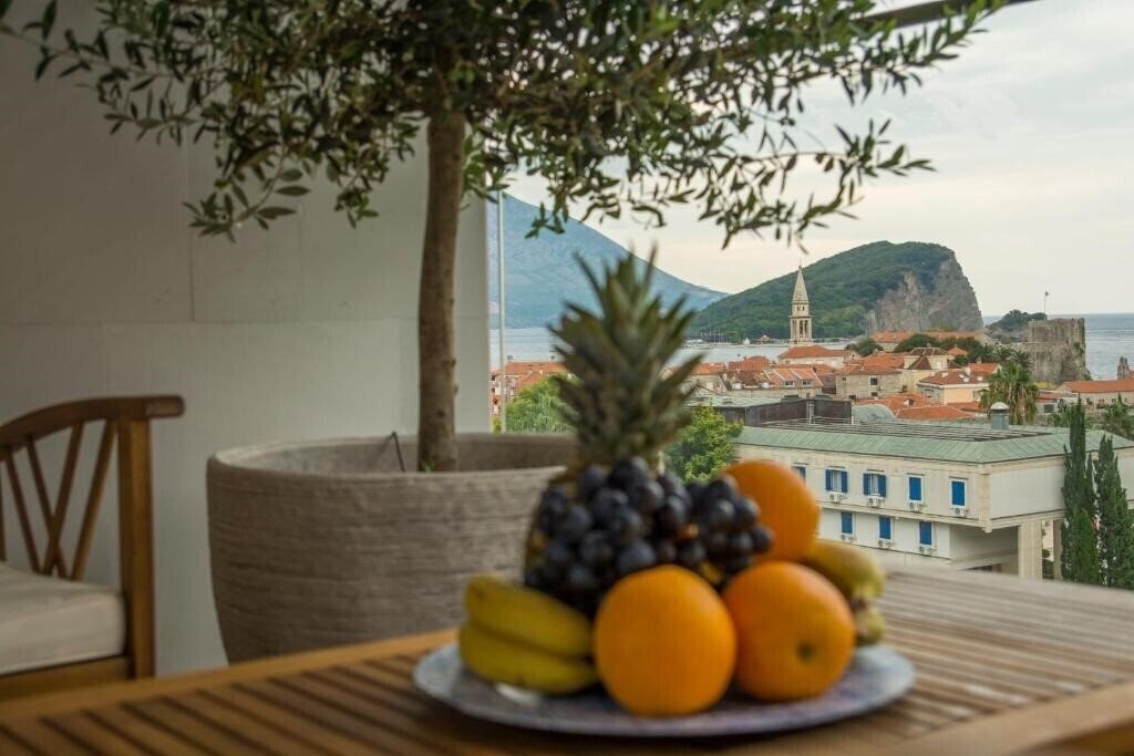 Фотографія Leona Residences Apartment 4*