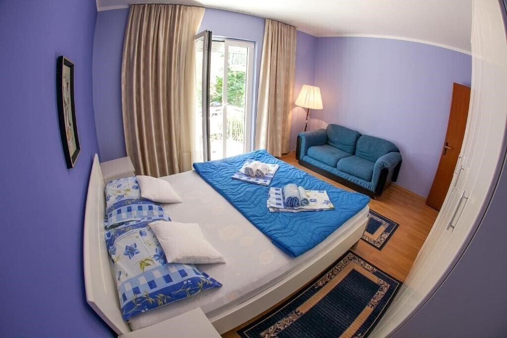 Фото Guest House Lidija 3*
