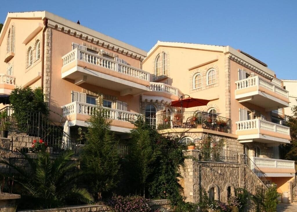 Готель DaMonte Apartments & Rooms 2*