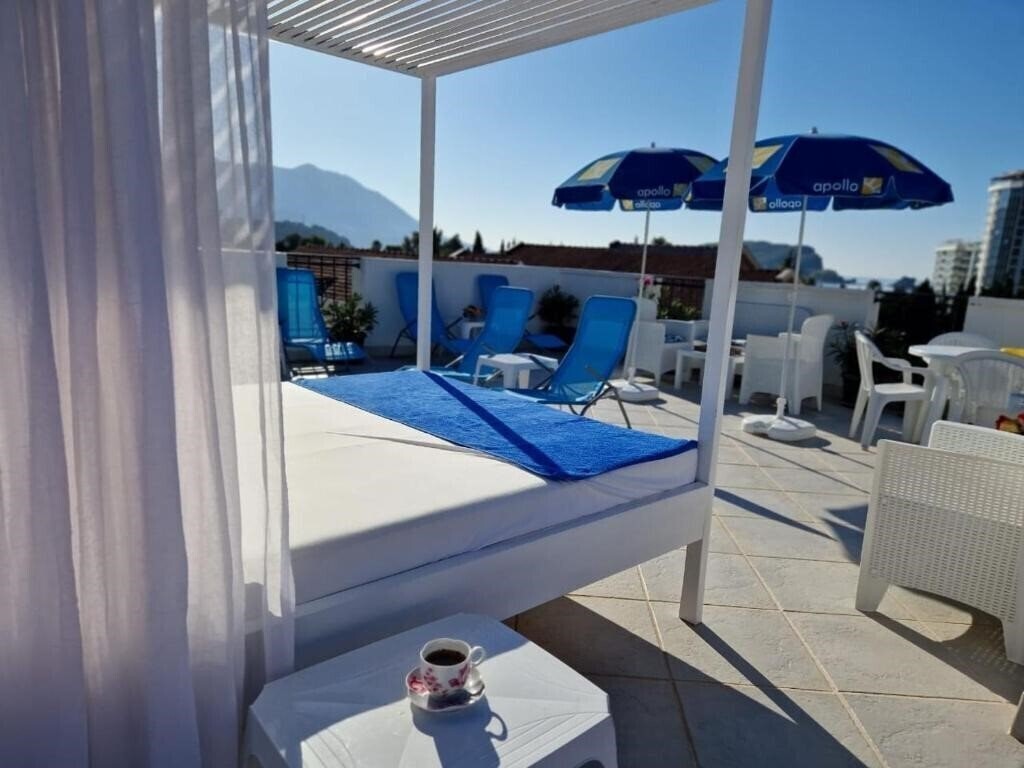 Отель Tamara Apartments 3*