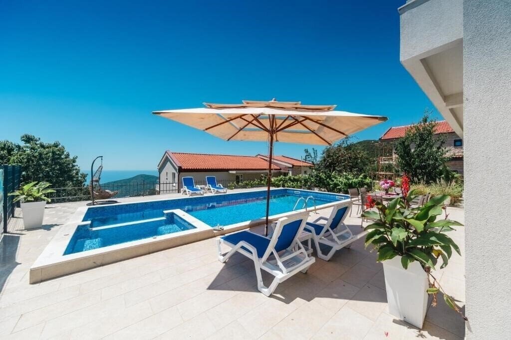 Фото White Beauty Villa 4*