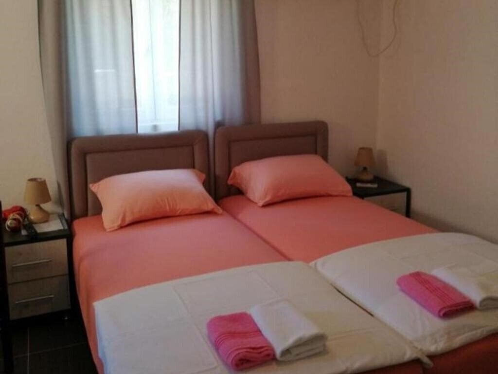 Фото Sara Apartments 3*