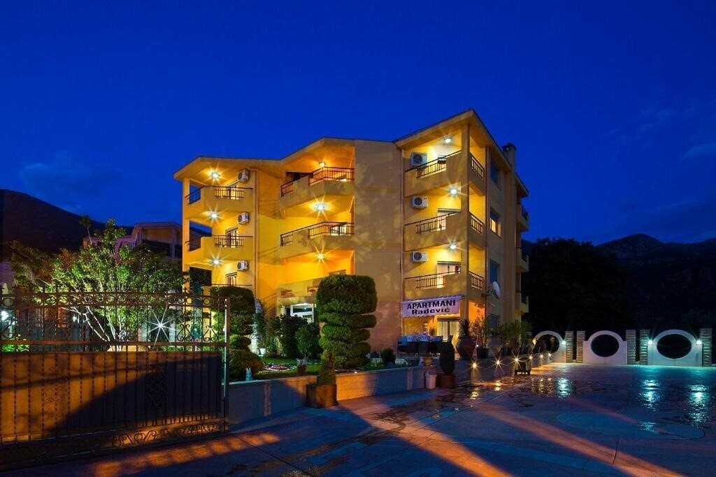 Фото Apartments Radevic 4*