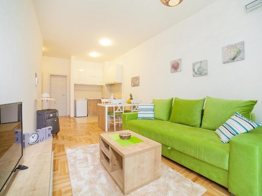 Готель Peace 2 Apartments 4*