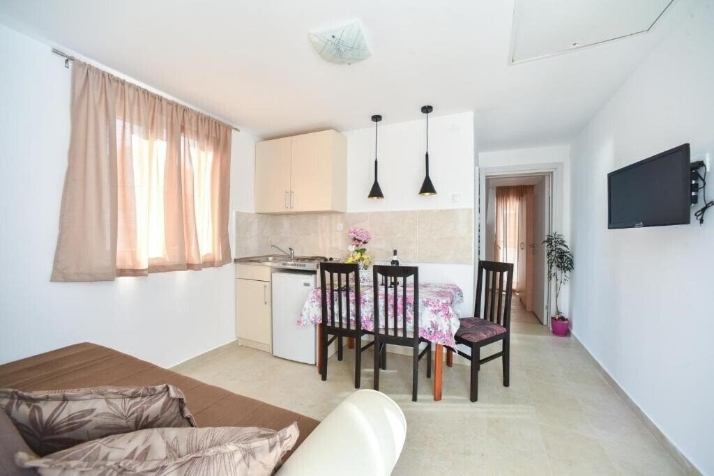 Готель Bonik Apartments 3*
