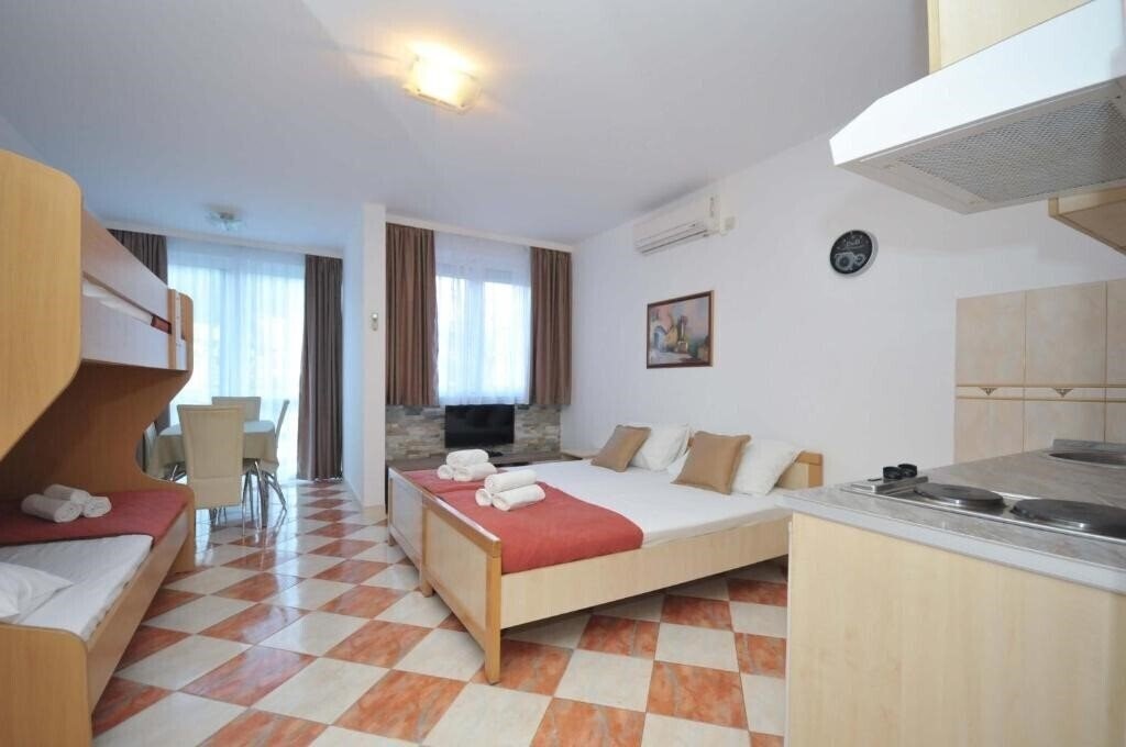 Фотографія D&D Apartments Budva - 3 4*