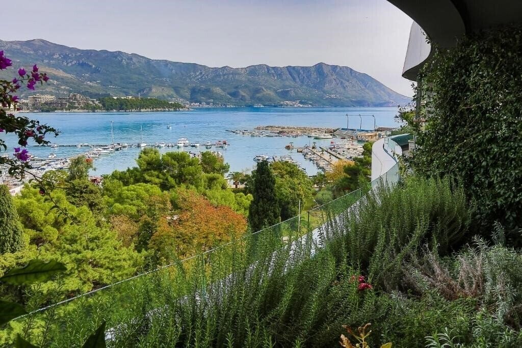 Фото Royal Gardens Paradise Apartments 4*