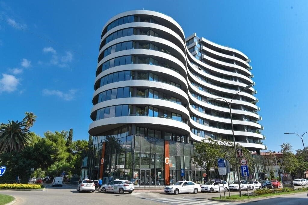 Готель Royal Gardens Paradise Apartments 4*