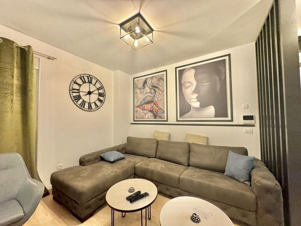 Картинка Modern One Bedroom Apartment 3*