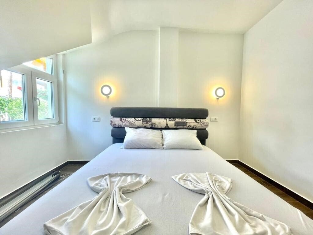 Фотографія Bucanero Apartments Budva 3*