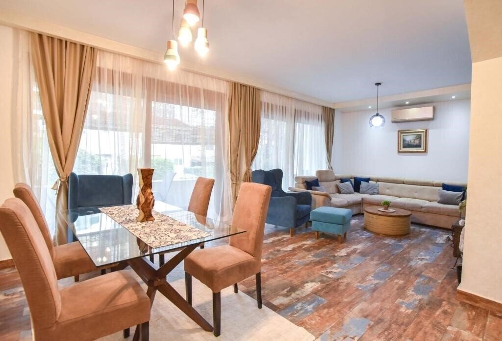Отель Serenity Blue Apartments 3*